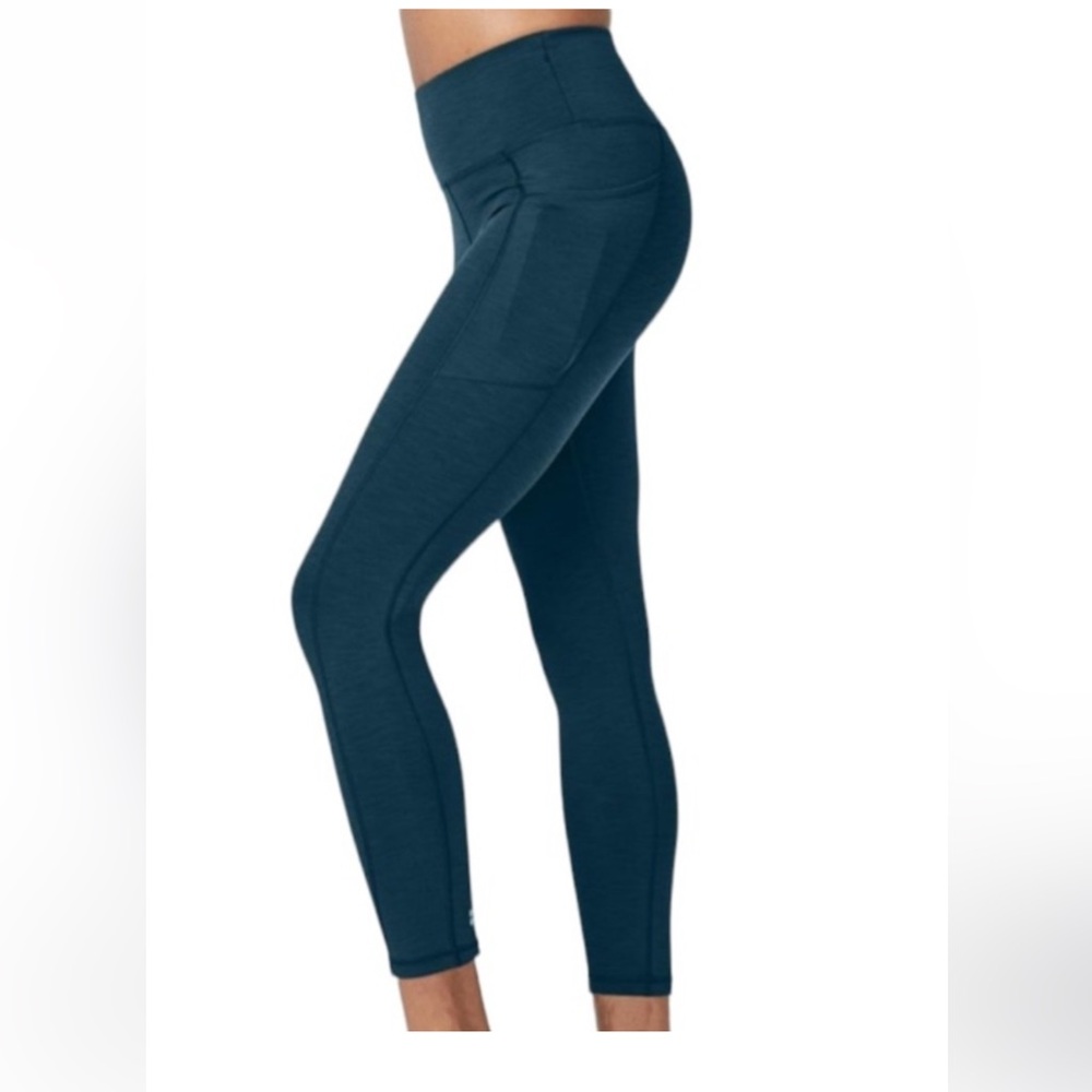 Sweaty Betty size small 7/8 legging blue w/ pockets cropped navy